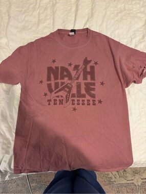 Nashville Tennessee Graphic Tee - Dusty Rose